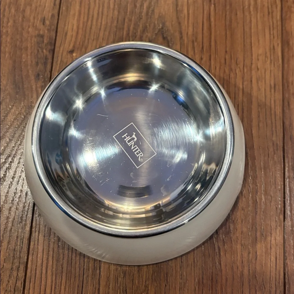 Hunter Cream and Stainless Steel Pet Bowls